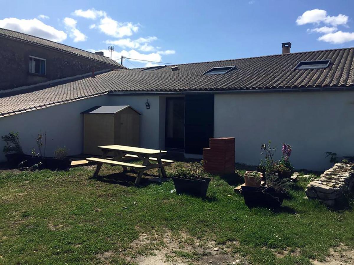 Chai Crann Piorra Saint-Genes-de-Blaye Exterior photo